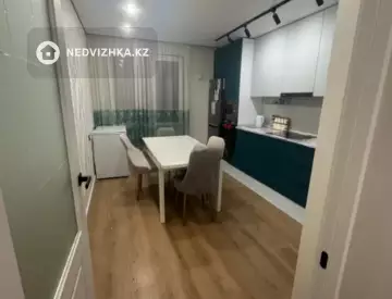 3-комнатная квартира, этаж 9 из 9, 80 м²