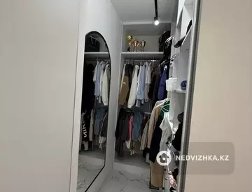 3-комнатная квартира, этаж 4 из 10, 123 м²