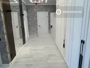 3-комнатная квартира, этаж 4 из 7, 90 м²