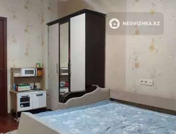 3-комнатная квартира, этаж 1 из 9, 76 м²