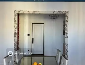 3-комнатная квартира, этаж 8 из 9, 71 м²