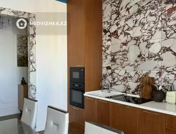 3-комнатная квартира, этаж 8 из 9, 71 м²