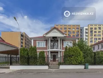 6-комнатный дом, 4.5 соток, 210 м², на длительный срок