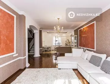 6-комнатный дом, 4.5 соток, 210 м², на длительный срок