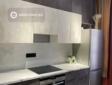 2-комнатная квартира, этаж 7 из 17, 60 м², на длительный срок