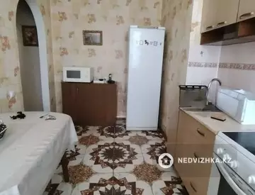 2-комнатная квартира, этаж 8 из 12, 56 м²