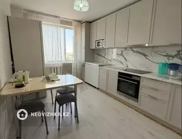 3-комнатная квартира, этаж 9 из 10, 65 м²