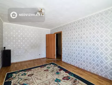 3-комнатная квартира, этаж 1 из 9, 77 м²