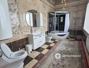 7-комнатный дом, 7 соток, 540 м²