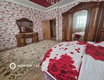 7-комнатный дом, 7 соток, 540 м²