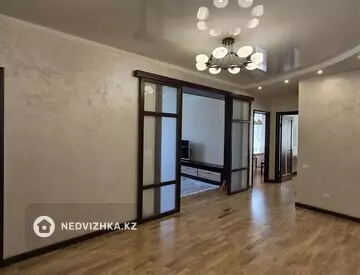 4-комнатная квартира, этаж 22 из 25, 140 м²