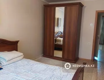 2-комнатная квартира, этаж 5 из 5, 54 м², на длительный срок