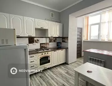 1-комнатная квартира, этаж 3 из 5, 45 м², на длительный срок