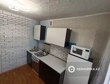 4-комнатная квартира, этаж 3 из 3, 82 м²