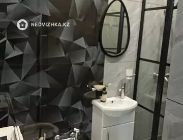 4-комнатная квартира, этаж 2 из 12, 135 м²