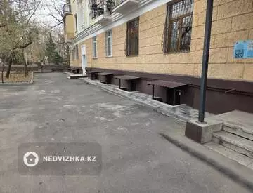 Офисное помещение, 1 этаж, в жилом доме, 204 м²