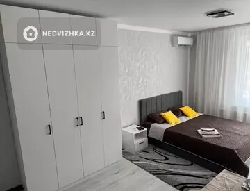 2-комнатная квартира, этаж 11 из 12, 50 м², на длительный срок