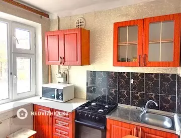 1-комнатная квартира, этаж 2 из 4, 33 м²