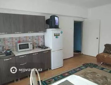 1-комнатная квартира, этаж 4 из 5, 37 м²