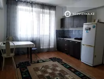 1-комнатная квартира, этаж 4 из 5, 37 м²