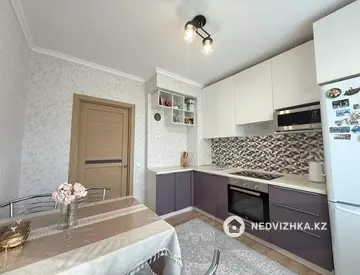 1-комнатная квартира, этаж 14 из 14, 42 м²