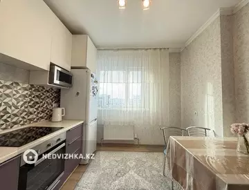 1-комнатная квартира, этаж 14 из 14, 42 м²
