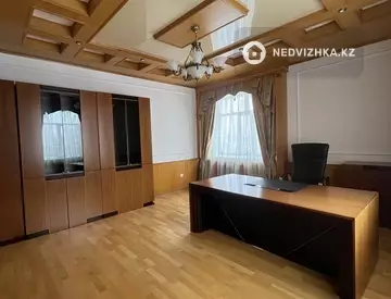 6-комнатный дом, 50 соток, 585 м²