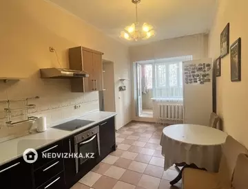 3-комнатная квартира, этаж 3 из 5, 150 м²