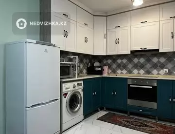 2-комнатная квартира, этаж 4 из 12, 55 м²