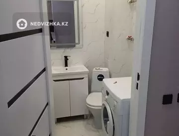 2-комнатная квартира, этаж 8 из 9, 40 м²