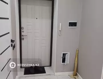 2-комнатная квартира, этаж 8 из 9, 40 м²