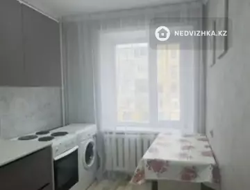 1-комнатная квартира, этаж 3 из 5, 32 м²