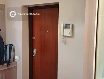 4-комнатная квартира, этаж 9 из 25, 140 м²