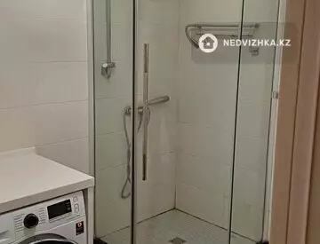 4-комнатная квартира, этаж 9 из 25, 140 м²