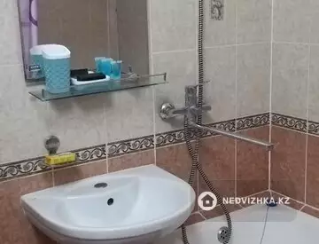 3-комнатная квартира, этаж 3 из 4, 60 м², на длительный срок