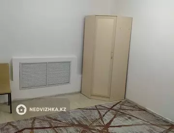 3-комнатная квартира, этаж 1 из 3, 40 м², На длительный срок