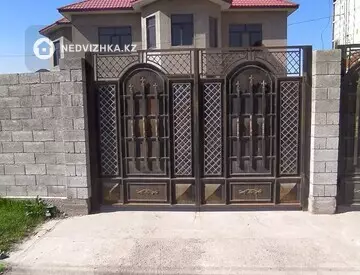 7-комнатный дом, 11 соток, 32 м²