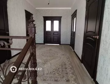 7-комнатный дом, 11 соток, 32 м²