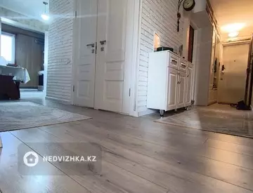 3-комнатная квартира, этаж 3 из 5, 62 м²