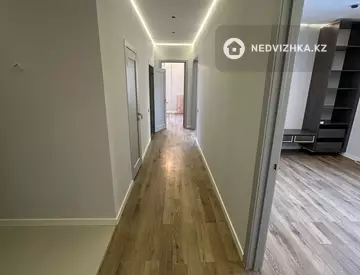 2-комнатная квартира, этаж 4 из 10, 73 м²