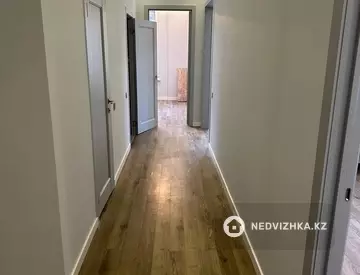 2-комнатная квартира, этаж 4 из 10, 73 м²