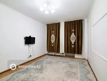 2-комнатная квартира, этаж 8 из 12, 45 м²