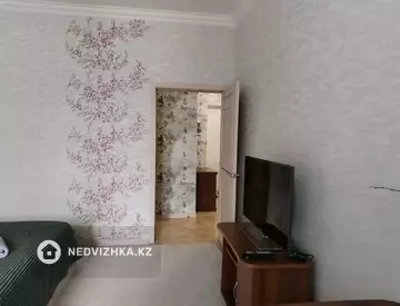 1-комнатная квартира, этаж 2 из 7, 52 м²