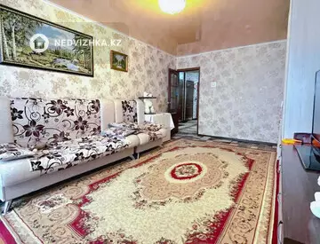 2-комнатная квартира, этаж 3 из 5, 52 м²