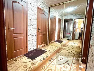 2-комнатная квартира, этаж 3 из 5, 52 м²