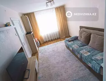 2-комнатная квартира, этаж 3 из 3, 40 м²