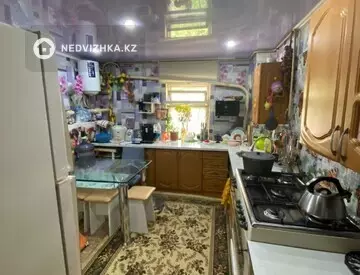 4-комнатная квартира, этаж 1 из 1, 80 м²
