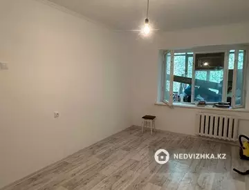 3-комнатная квартира, этаж 4 из 5, 60 м²