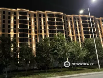 1-комнатная квартира, этаж 10 из 12, 38 м²