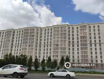 1-комнатная квартира, этаж 10 из 12, 38 м²